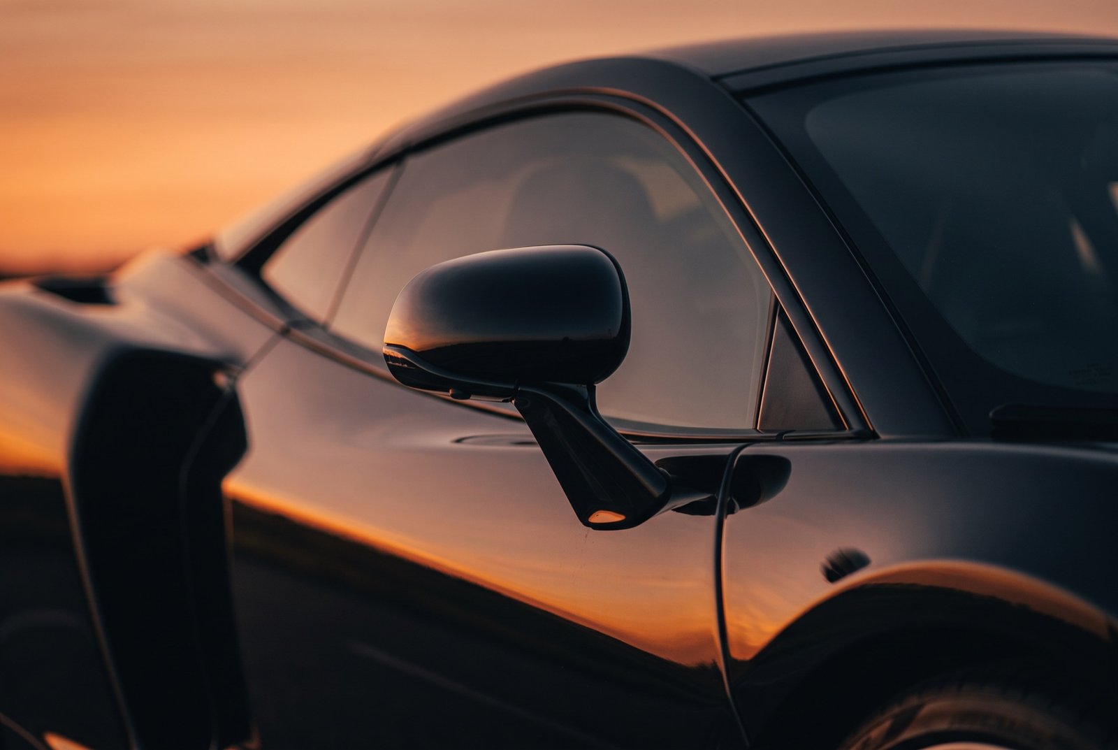 Publicidade com IA — McLaren GTS